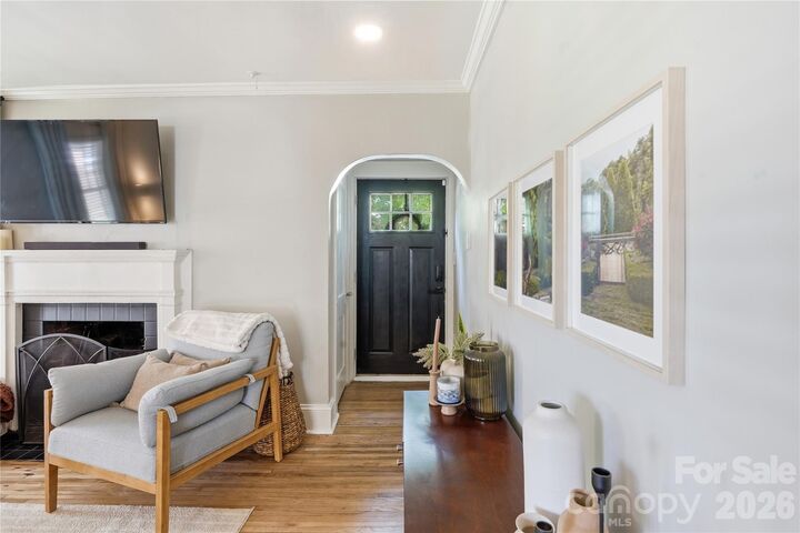 Property Photo:  700 Woodruff Place  NC 28208 