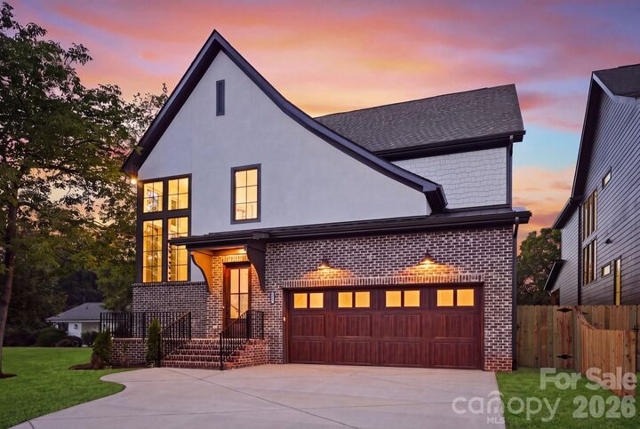 Property Photo: 1115 Lomax Avenue NC 28211