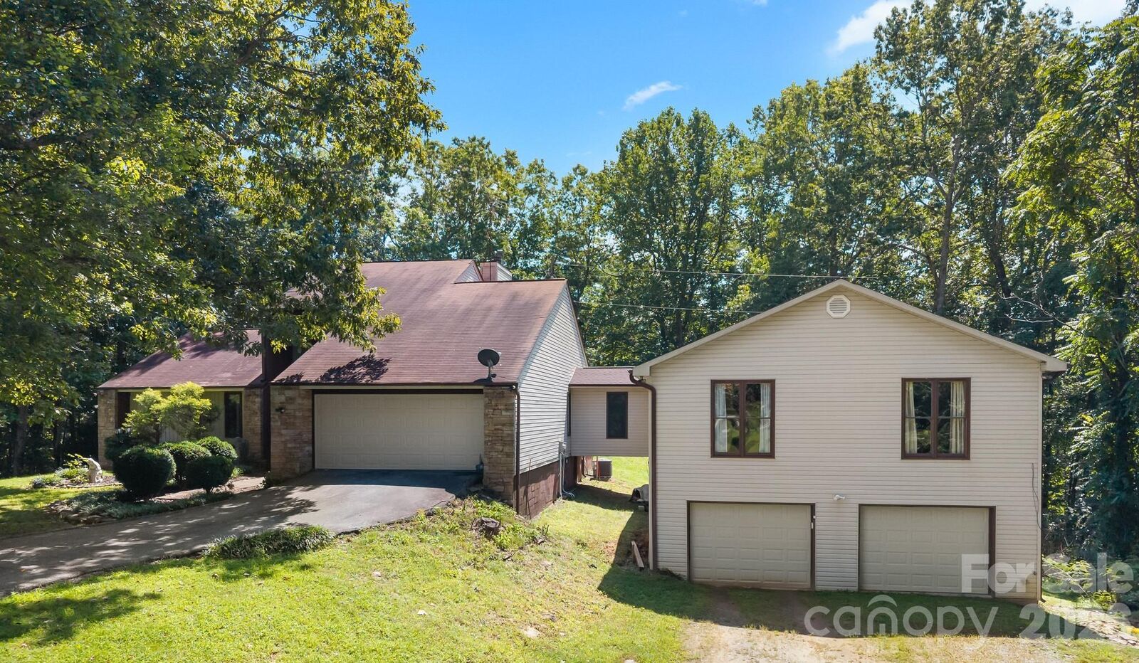 Property Photo:  40 Country Bear Lane  NC 28731 