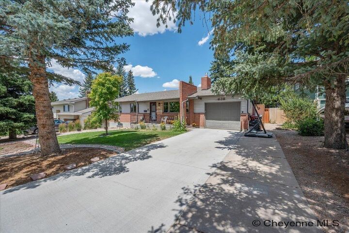 Property Photo:  638 Hirst St  WY 82009 