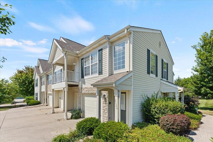 Property Photo:  2124 Commons Circle  OH 45103 