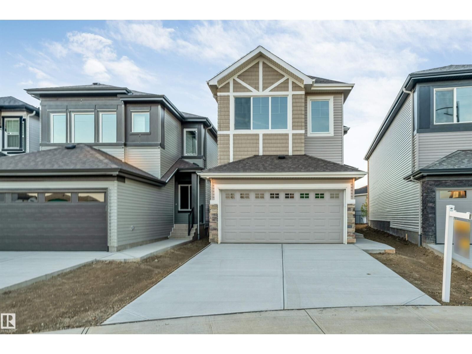 Property Photo:  908 17 Av NW  AB T6T 2X8 