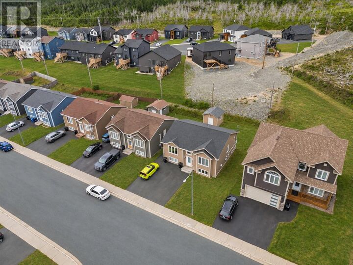 Property Photo:  43 Orlando Place  NL A1B 0J7 
