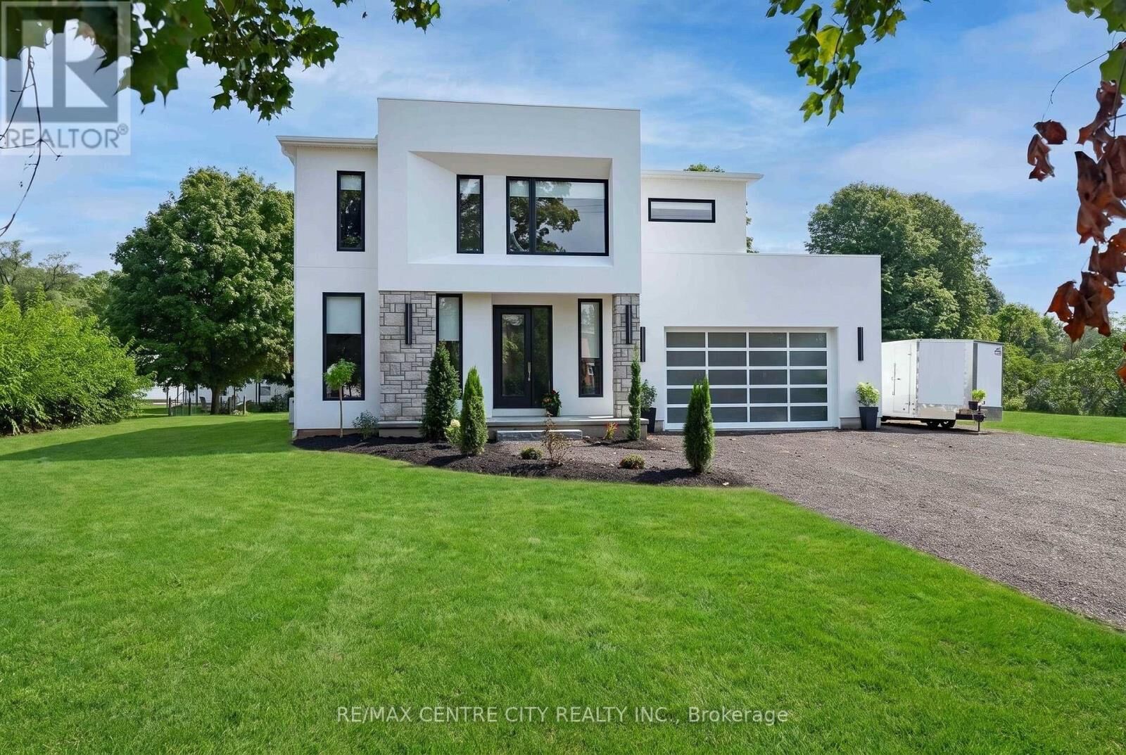 Property Photo: 53900 Heritage Line ON N5H 2R1