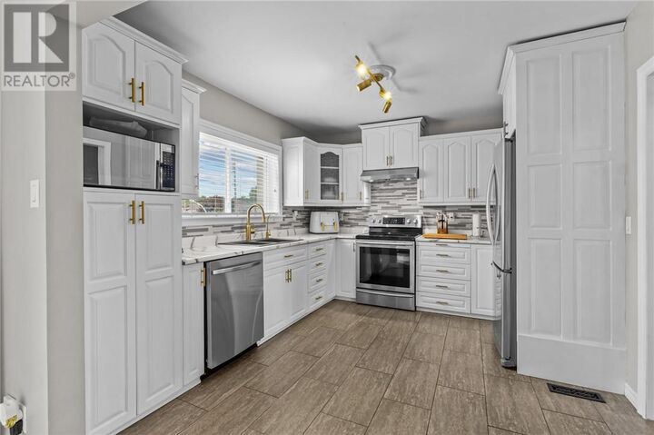 Property Photo:  3167 Marie Avenue  ON P3N 1B8 