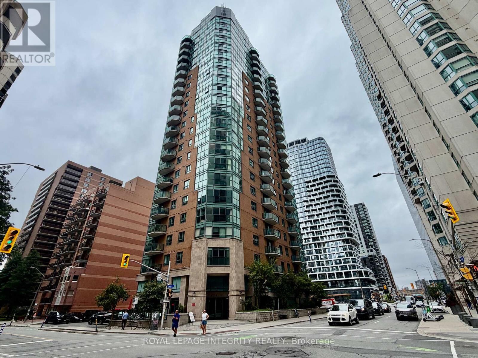 Property Photo:  445 Laurier Avenue West 505  ON K1R 0A2 