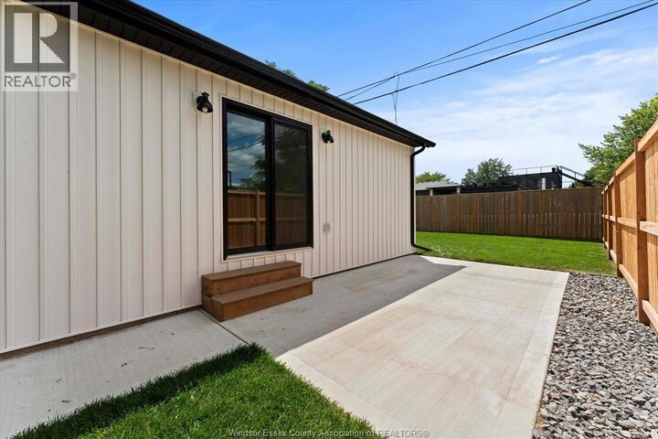 Property Photo: 557 Elinor Street ON N8P 1E3