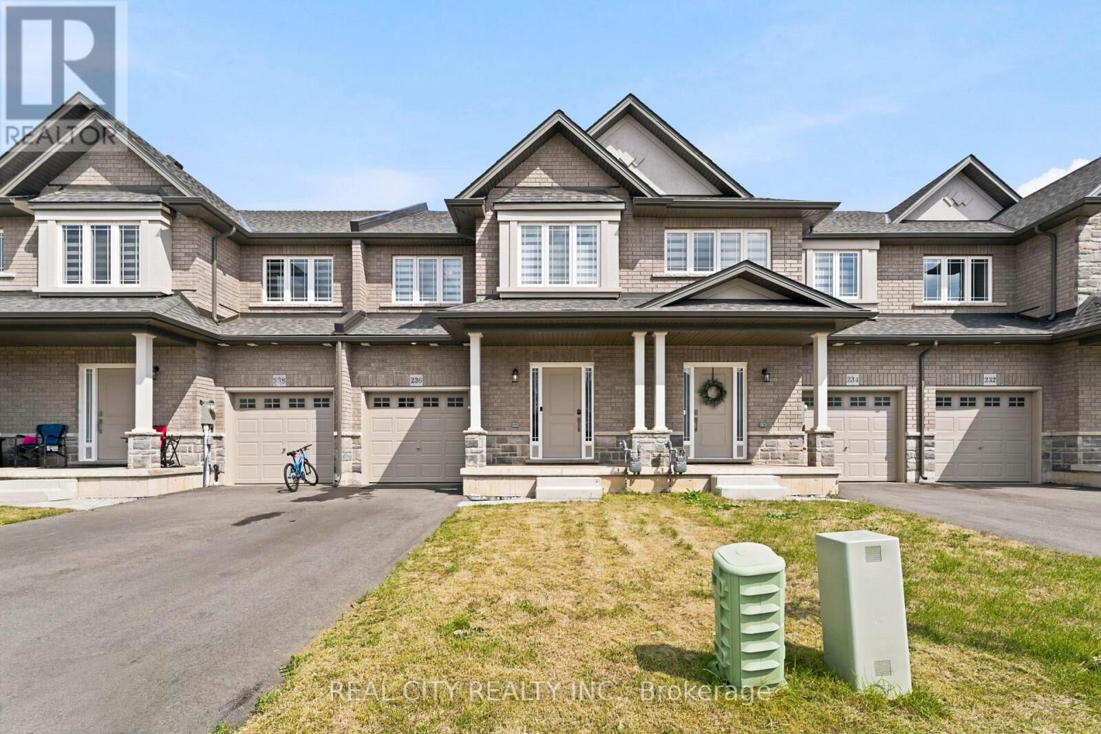 Property Photo: 236 Rockledge Drive ON L0R 1P0