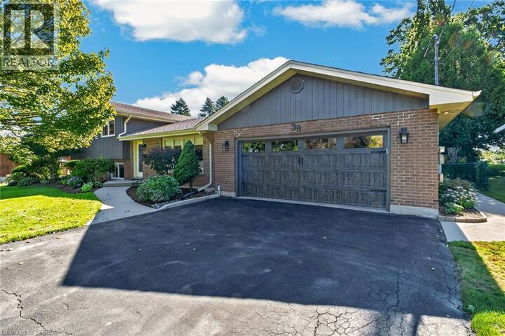 Property Photo:  38 Davern Road  ON N3T 1R5 