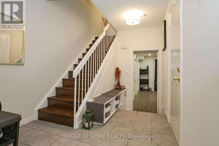 Property Photo:  1080 Walden Circle 75  ON L5J 4J9 