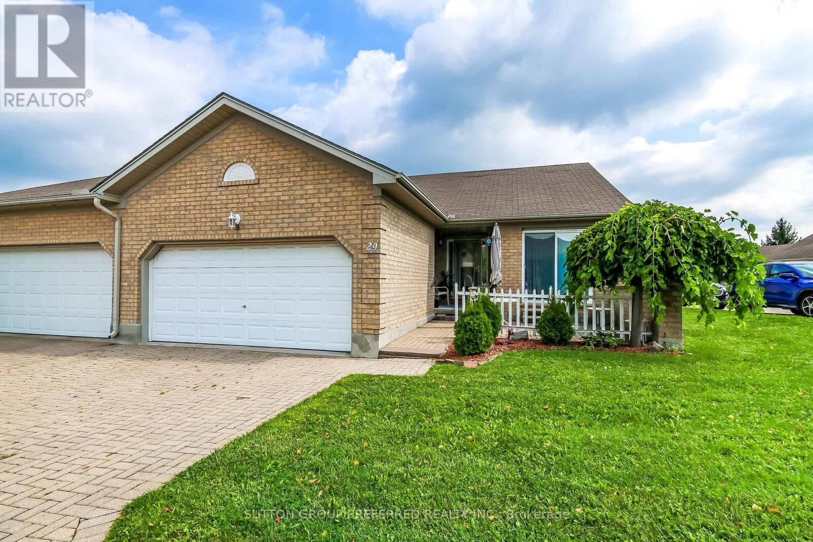 Property Photo:  861 Shelborne Street 29  ON N5Z 5C5 