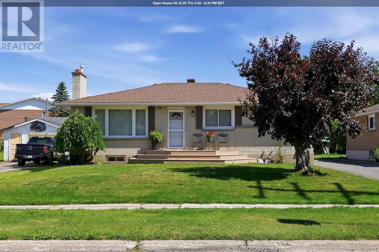 Property Photo:  214 Reid St  ON P6B 4T9 