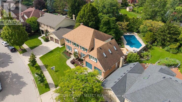 Property Photo:  1316 Corley Drive North  ON N6G 4K5 
