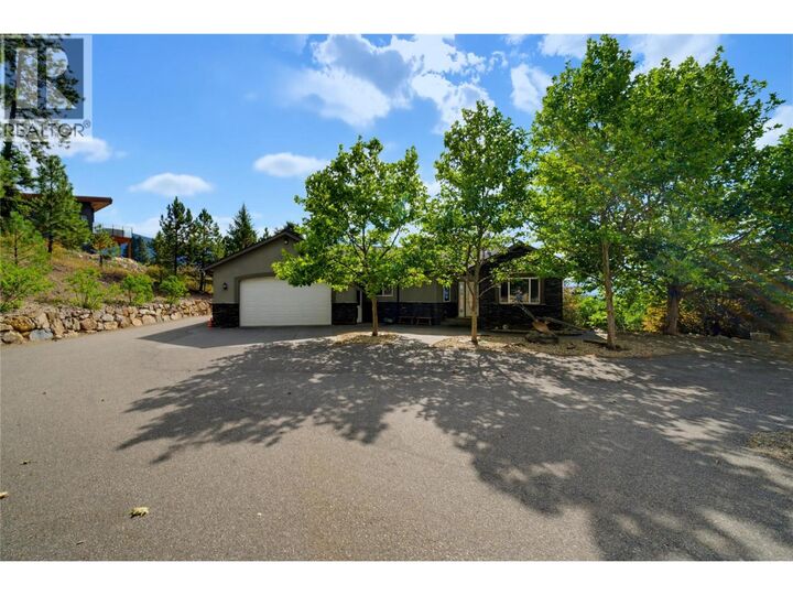 Property Photo: 2708 Sunridge Place BC V0E 2X3