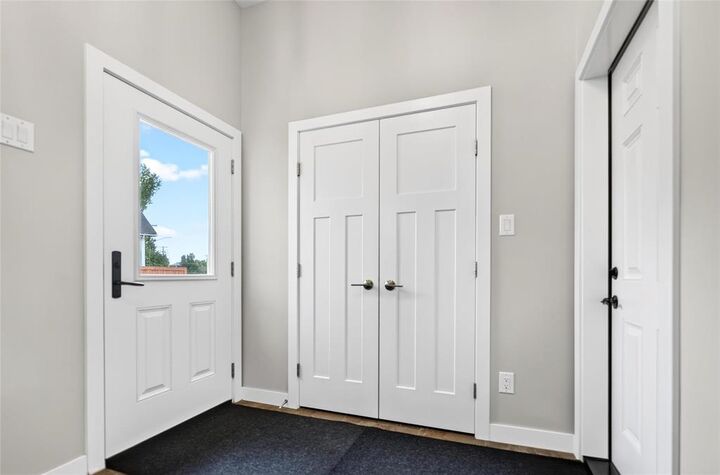 Property Photo:  510 First Avenue North  MB R0A 0X0 