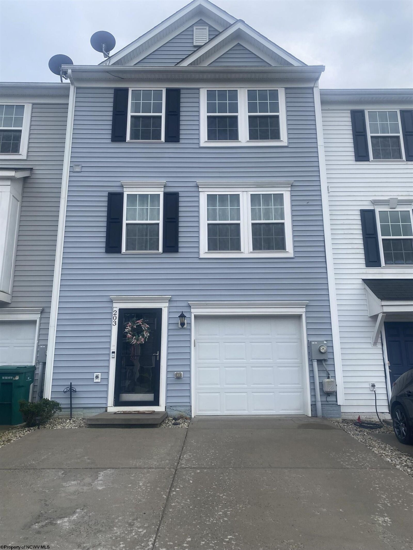 Property Photo: 203 Queensbury Ct Court WV 26554