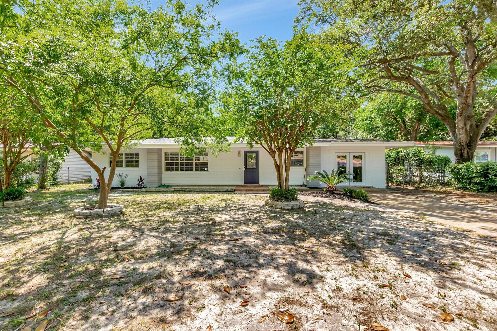Property Photo: 8 SE Waynel Circle FL 32548