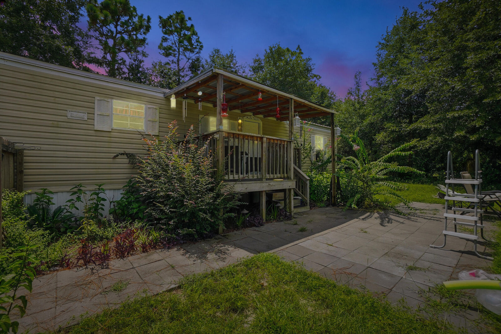 Property Photo:  136 Wren Drive  FL 32433 