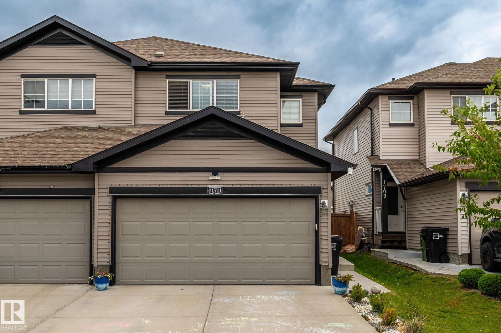 Property Photo: 1711 27 Street NW AB T6T 2G6