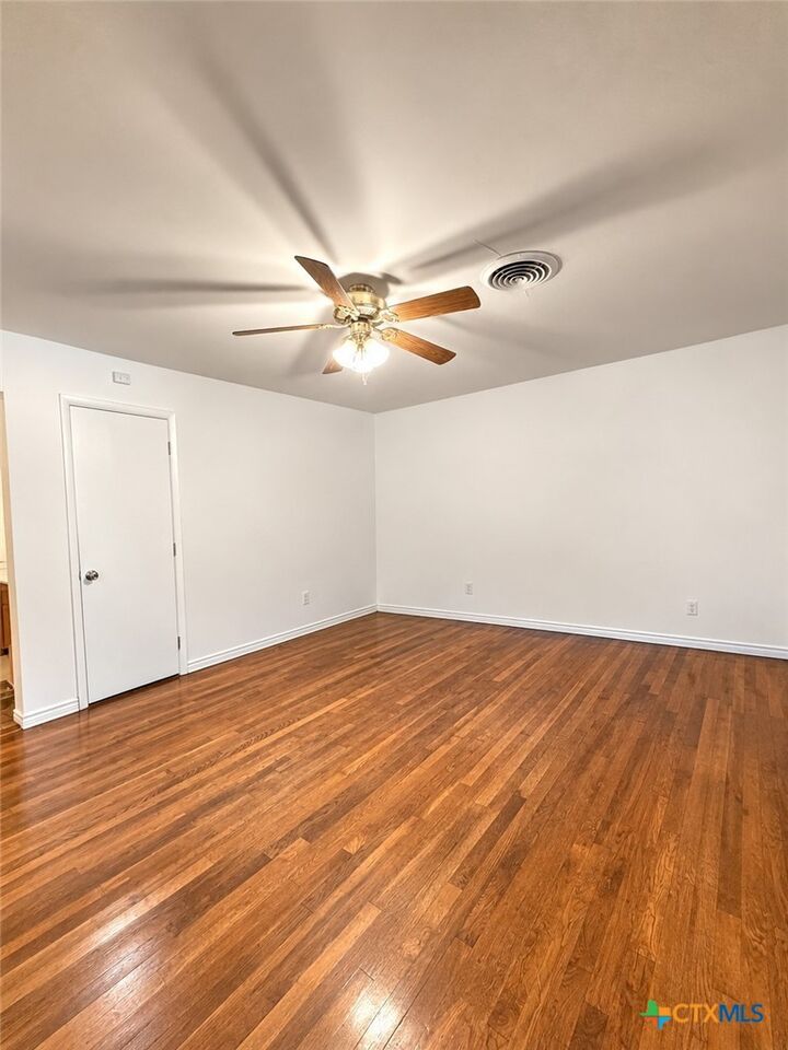 Property Photo:  1008 S 21st Street  TX 76522 