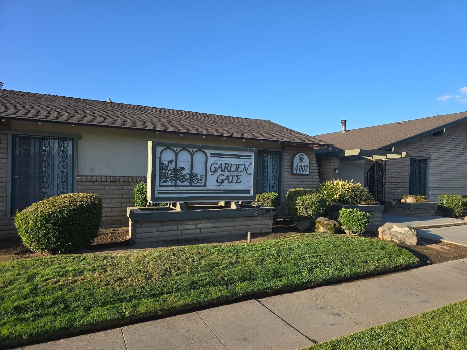 Property Photo:  4002 E Dakota Avenue 112  CA 93726 