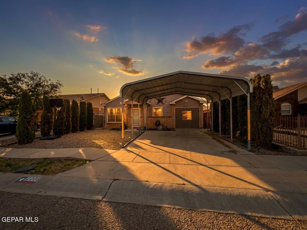 Property Photo: 2205 Tierra Bonita Way TX 79938