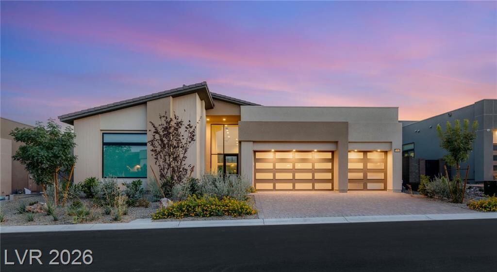 Property Photo: 10865 Agate Cliffs Avenue NV 89135