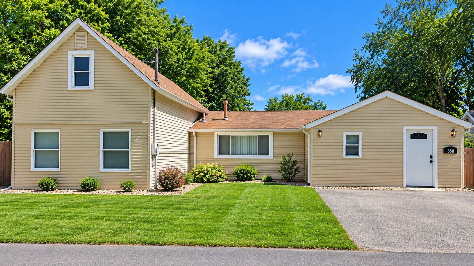 Property Photo:  656 S 4th Street  IN 46304 