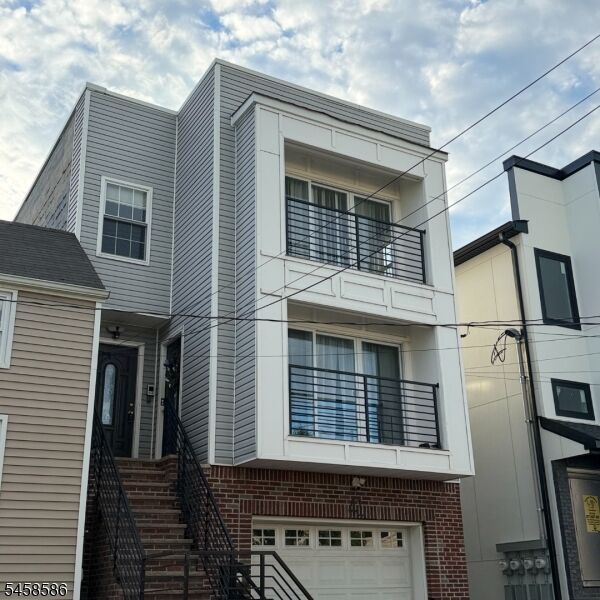 Property Photo:  41 Jacob St 2  NJ 07103 