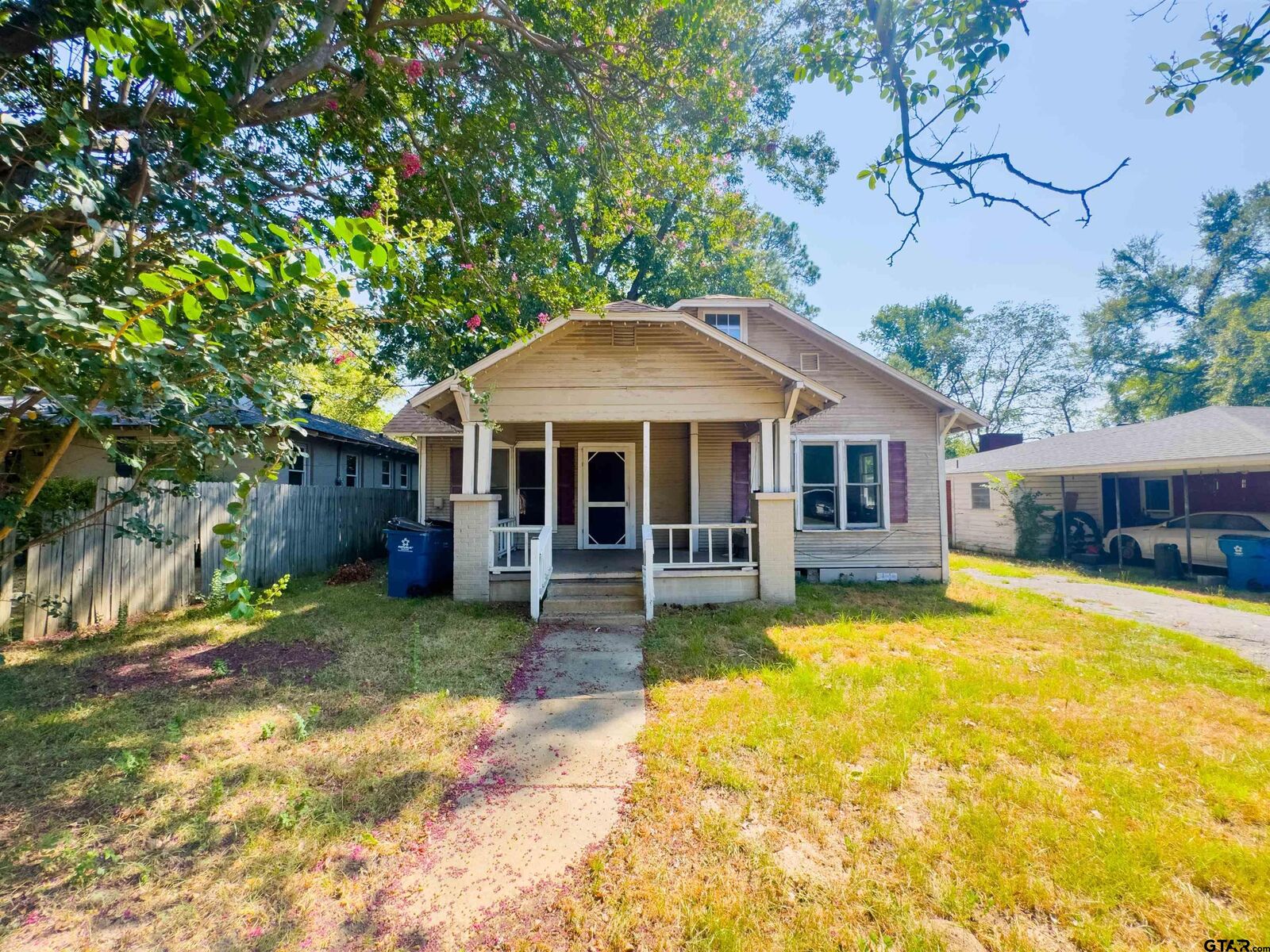Property Photo:  705 S Walnut  TX 75494 