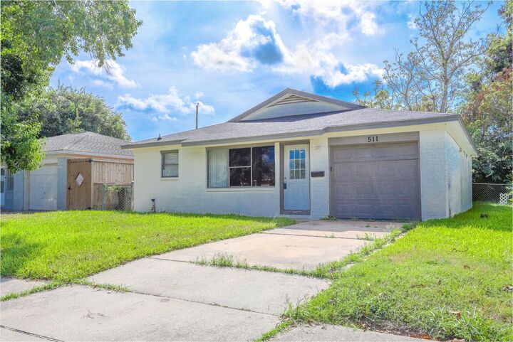 Property Photo: 511 Guyer Street TX 77498