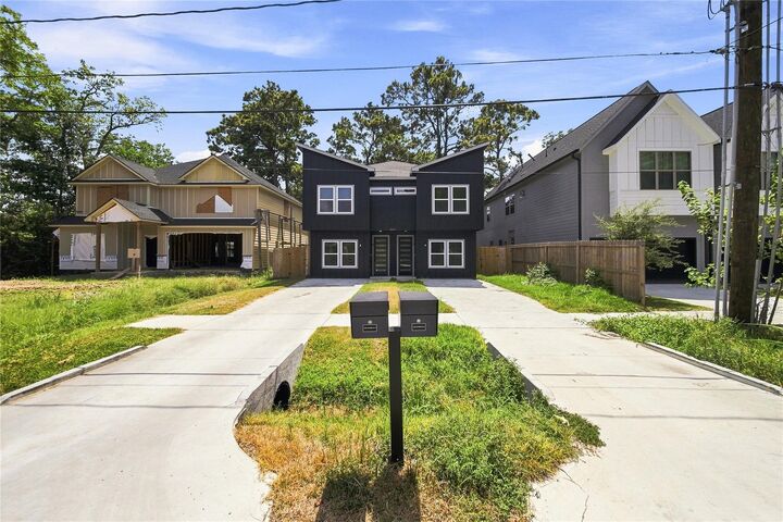 Property Photo: 5610 Kittridge Street A TX 77028