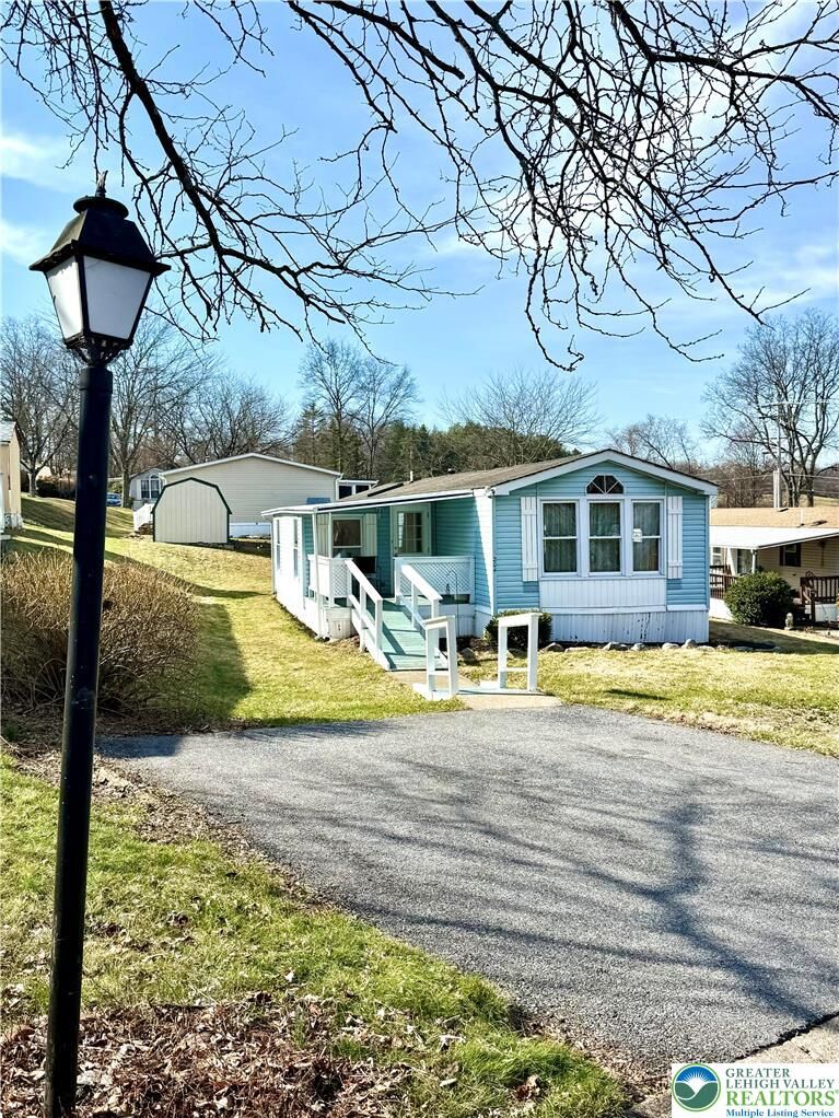 Property Photo:  204 Molly Pitcher Road  PA 18343 