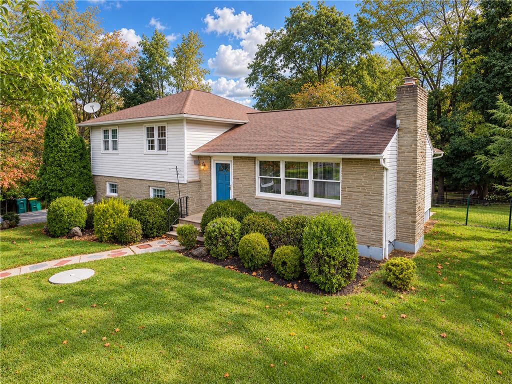 Property Photo:  210 Jonathan Drive  PA 18045 