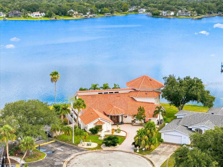 Property Photo:  11609 Carrollwood Drive  FL 33618 