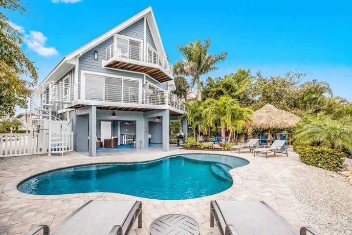 Property Photo:  322 Tarpon Street  FL 34216 