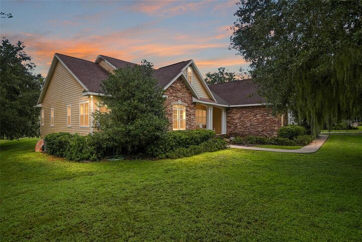 Property Photo: 18350 Hancock Bluff Road FL 33523