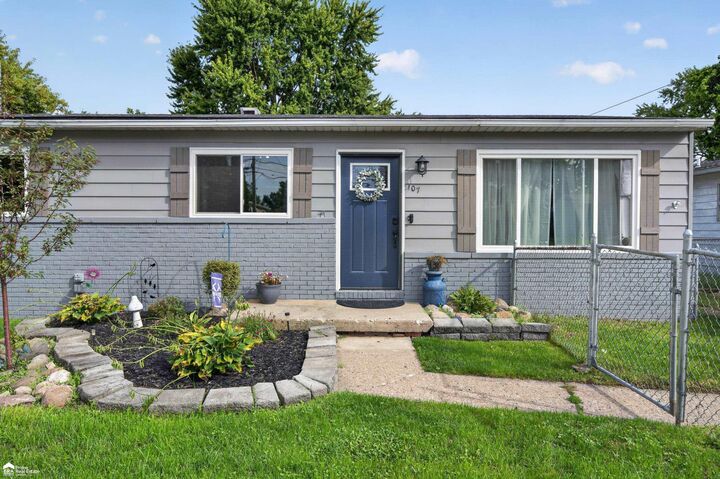 Property Photo:  107 E Naldrette Street  MI 48429 