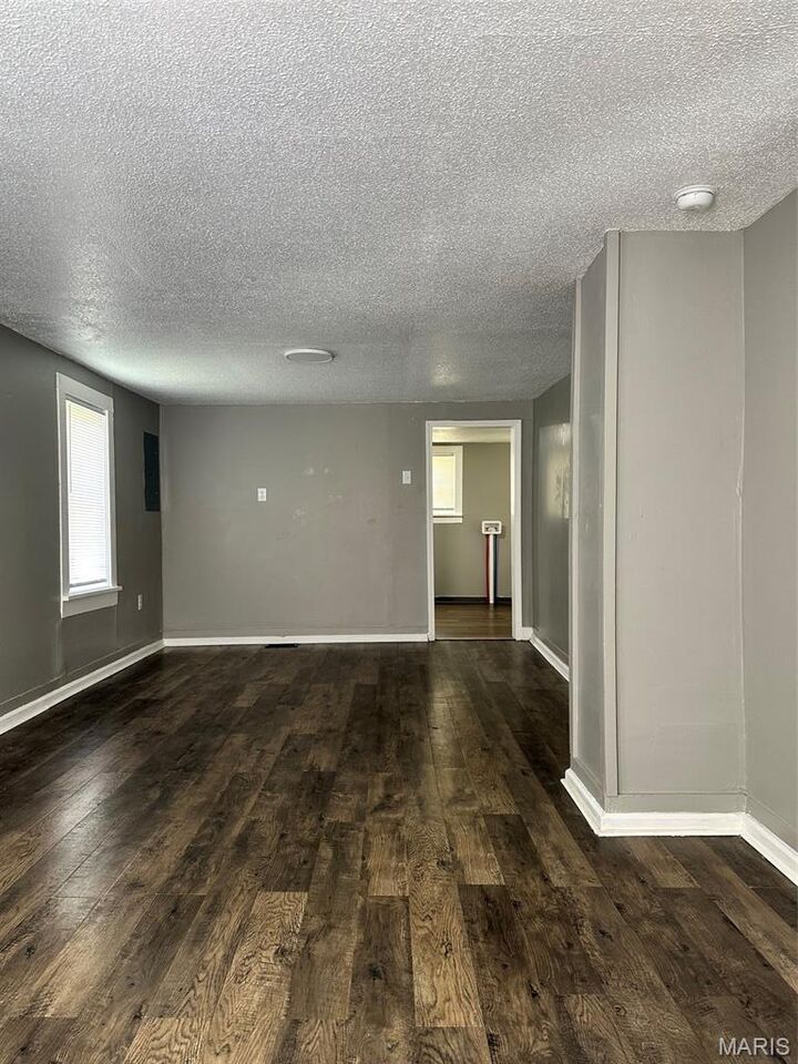 Property Photo:  611 School Avenue  MO 65453 