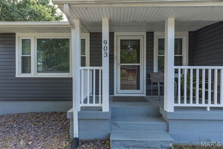 Property Photo:  903 Mississippi Avenue  MO 63019 
