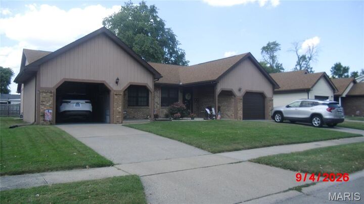 Property Photo:  3158 Yale Drive  IL 62040 