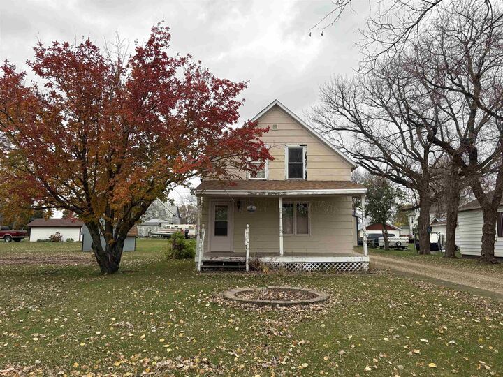 Property Photo:  306 Cedar St  ND 58736 