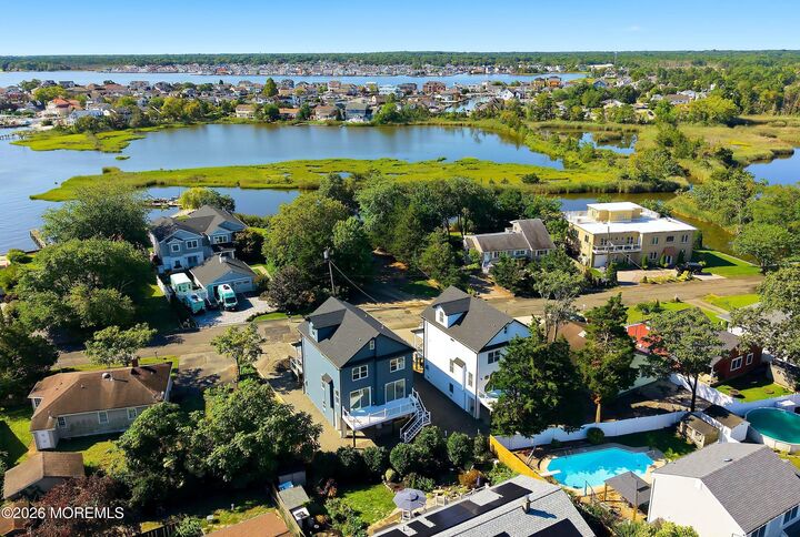 Property Photo:  96 Pinewood Road  NJ 08753 