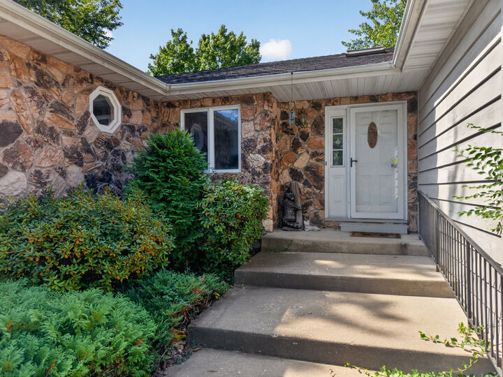 Property Photo: 5705 E North Prairie Drive IL 60450