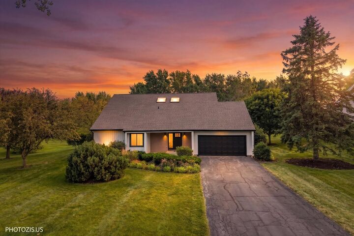 Property Photo:  13 Chipping Campden Drive  IL 60010 