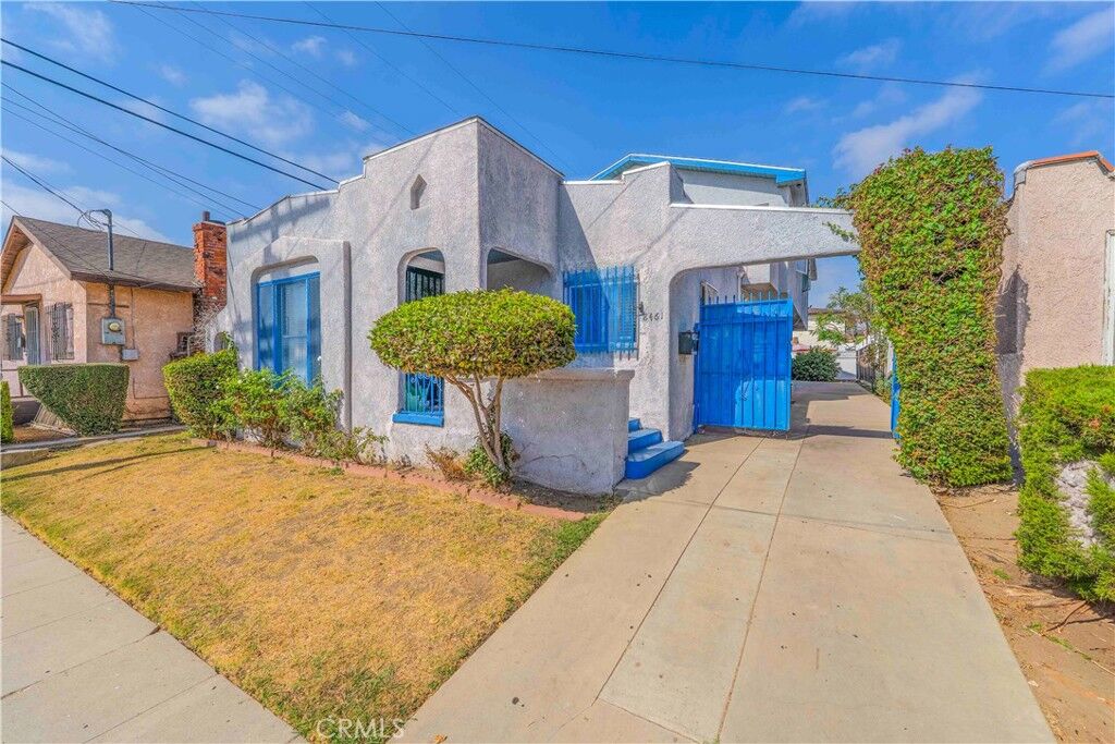 Property Photo:  8463 S Halldale  CA 90047 