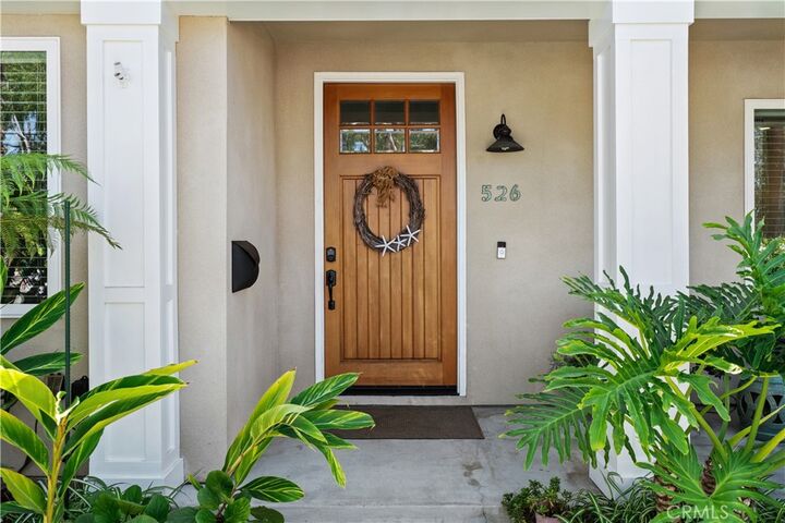Property Photo:  526 E Maple  CA 90245 