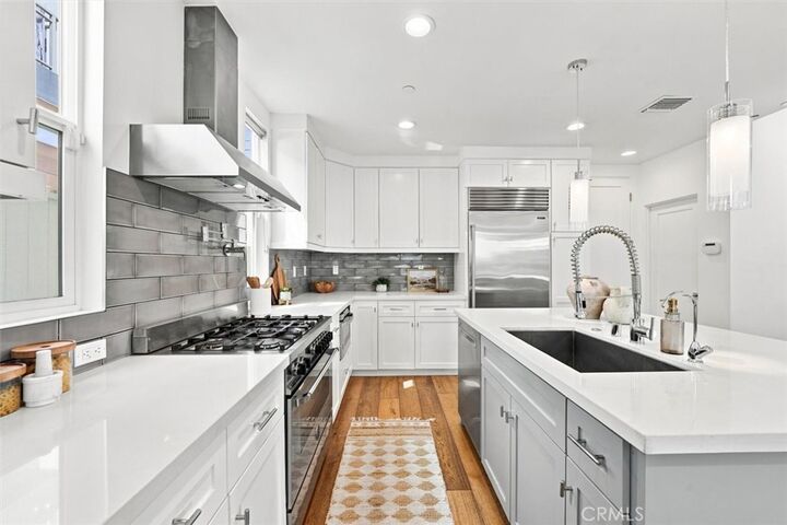 Property Photo:  2206 Harriman A  CA 90278 