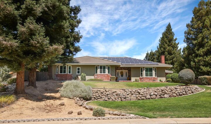 Property Photo:  10117 Del Almendra Drive  CA 95361 
