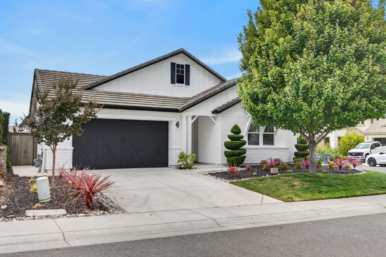 Property Photo:  700 Gentle Breeze Way  CA 95765 
